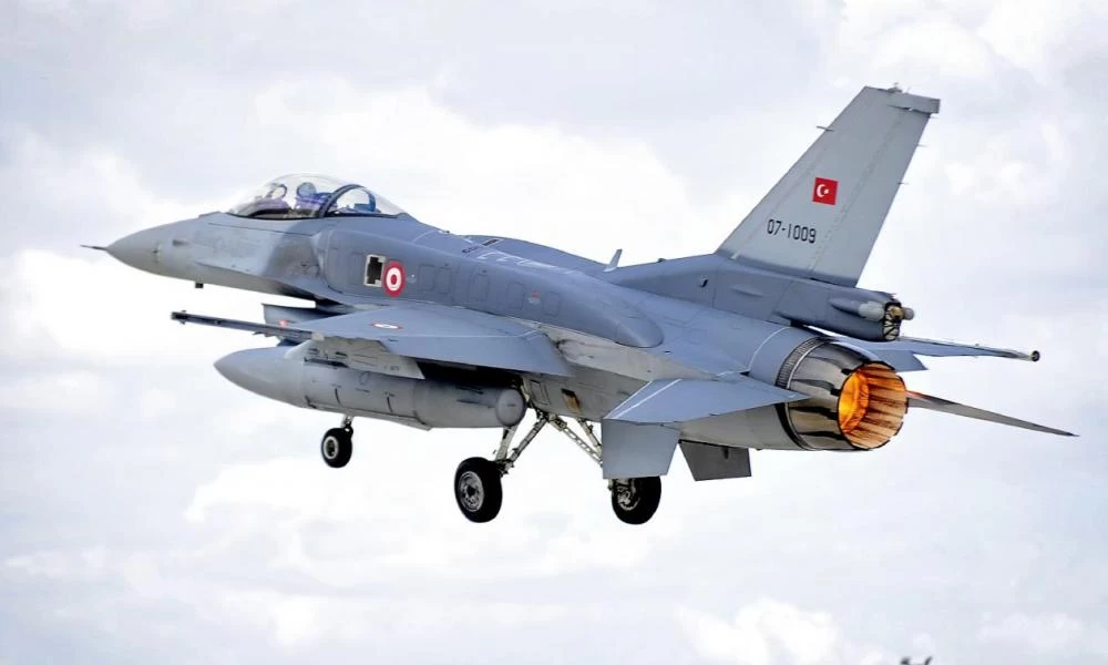 Τέσσερα τουρκικά F-16 πάνω από το Αγαθονήσι!